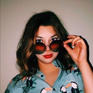 Meet your Posher, Alexandra